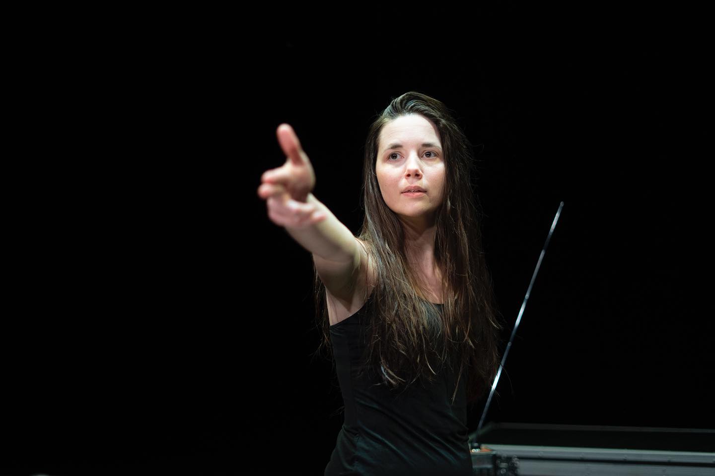 Just got dress rehearsal photos. So thankful for the precious “empty space” I got to create Diva Lazarus. Really hoping to develop this show further and bring it to wider audiences one day 🤞🏻
Credit: Festival Les Fabricants – CNSMD Lyon 2024 © Antoine Boureau
@theatrelarenaissance @cnsmdlyon_ad