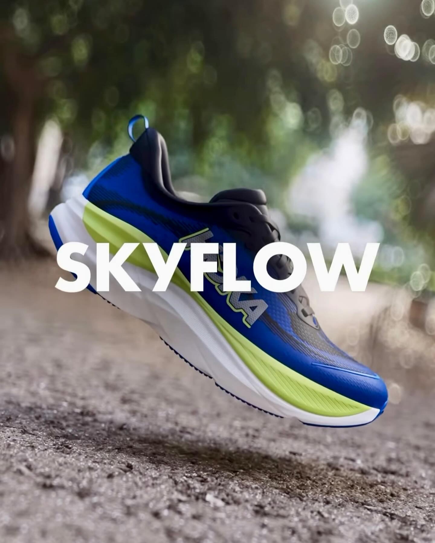 🆕 El último lanzamiento de @hoka, ya disponible en tienda. 
👟 Hoka Skyflow, el propósito de esta zapatilla es mejorar los entrenamientos diarios, combinando la geometría inspirada en las Skyward X con compuestos de espuma mejorados, ofreciendo una pisada con amortiguación y resistencia, mientras mantiene una capacidad de respuesta excelente. 
👉 Esta zapatilla sólo la podrás encontrar en las tiendas especialistas de la marca. 
📲 Realiza tu pedido o consulta a través de Whatsapp al 6️⃣6️⃣0️⃣ 4️⃣4️⃣4️⃣ 8️⃣8️⃣4️⃣. 
@hokafans_iberia 
#hokaoneone #hoka #hokashoes #hokarunning #running #runningman #runningwoman #runningmotivation #runninglife #runningespaña #runningcanarias