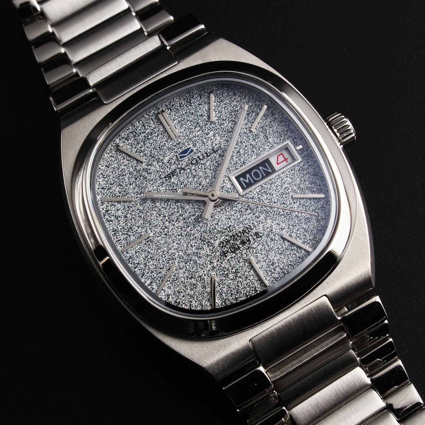 Back with a new dial, introducing the Static No Signal TV, the Seagull 1051C. Who remembers the noise? 📺
https://www.seagullwatchcompany.com/product-page/seagull-retro-no-signal-snowflake-small-tv-34mm-unisex-automatic-watch-1051c
 #watches #watchesofinstagram #watchesoftheday #watchoftheday #watchesofinsta #watchcollector #Seagull1963 #timepieces #instawatch #watchaddict #watchlover #watchesformen #watchesforsale #dailywatch #seagullwatch #wristwatch #watchesforwomen