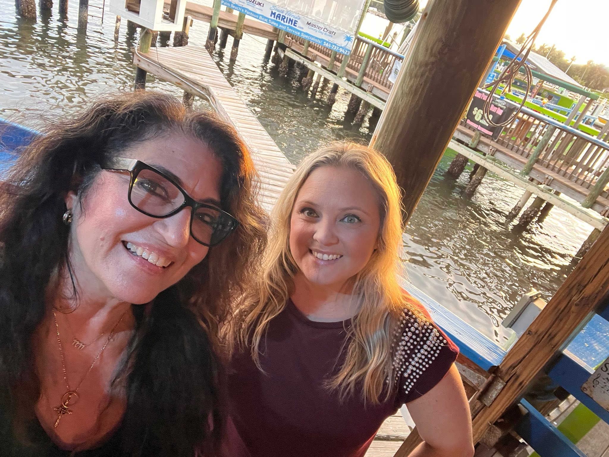 Join us at Old Key Lime House!
End your Monday with Sammie and Skiba!