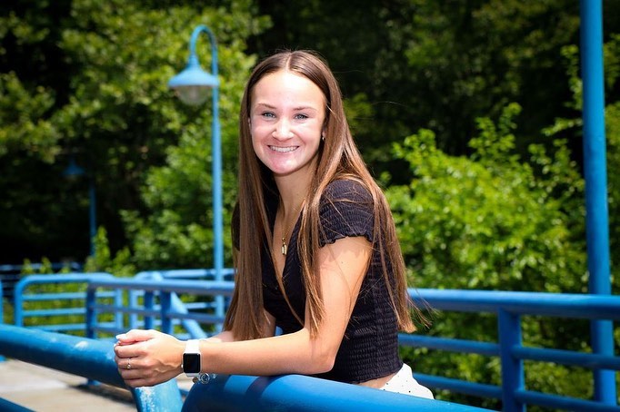 This week we are introducing one of our co-op students! We are so exited to welcome Abby to the team!
Abby is a Senior at Madison High School with plans to further her education in Dental Hygiene. After enrolling in the Dental Assisting Class at the LISD TECH Center she applied as Co-Op student here at Ebeling Family Dentistry! 
Outside of school and the dental office, Abby is a year round student athlete. She runs track and plays varsity and travel volleyball!
#dental #dentistry #studentathlete #lenawee #supportlocally #meettheteam #michigan #dentalhygiene