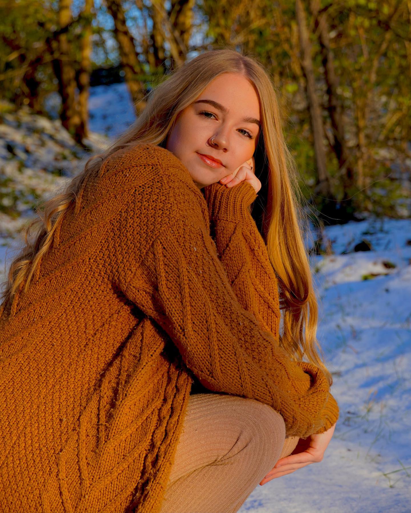 We are excited to introduce another one of our co-op students, Bradie! 
Bradie is a senior at Madison High School. She enrolled at the Tech Center to begin learning about the world of dental care. Bradie has plans to pursue a Dental Hygiene degree after graduation! Meanwhile, she is gaining real world experience working at our office.
Outside of school Bradie enjoys drawing and spending time with friends and family! 
#dental #dentalhygiene #dentalphotography #dentallife #dentalassistant #dentalcare #dentalworld #dentalcases #dentalmarketing #dentalassisting #dentaltips