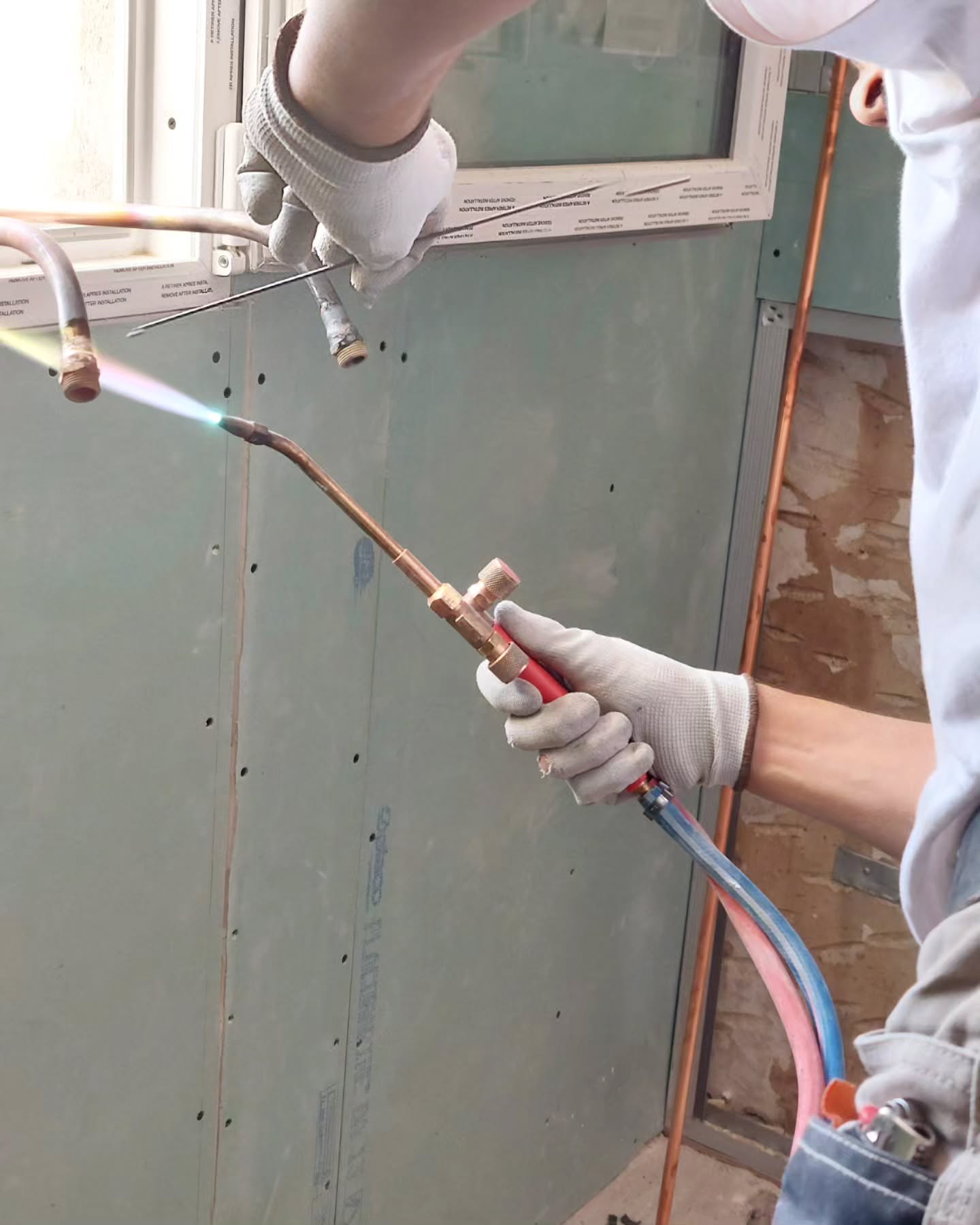 Création des arrivées d'eau en cuivre
@amandinecdecoration
#mdservices #mhameddaoud #renovation #amenagement #travaux #amenagementdinterieur #renovationdinterieur #chantier #btp #carrelage #plomberie #electricite #parquet #peinture #papierpeint #isolation #maçonnerie #menuiserie #entreprisebtp #chantierderenovation #cuisine #salledebain #picoftheday #photodujour #avantapres #cuivre