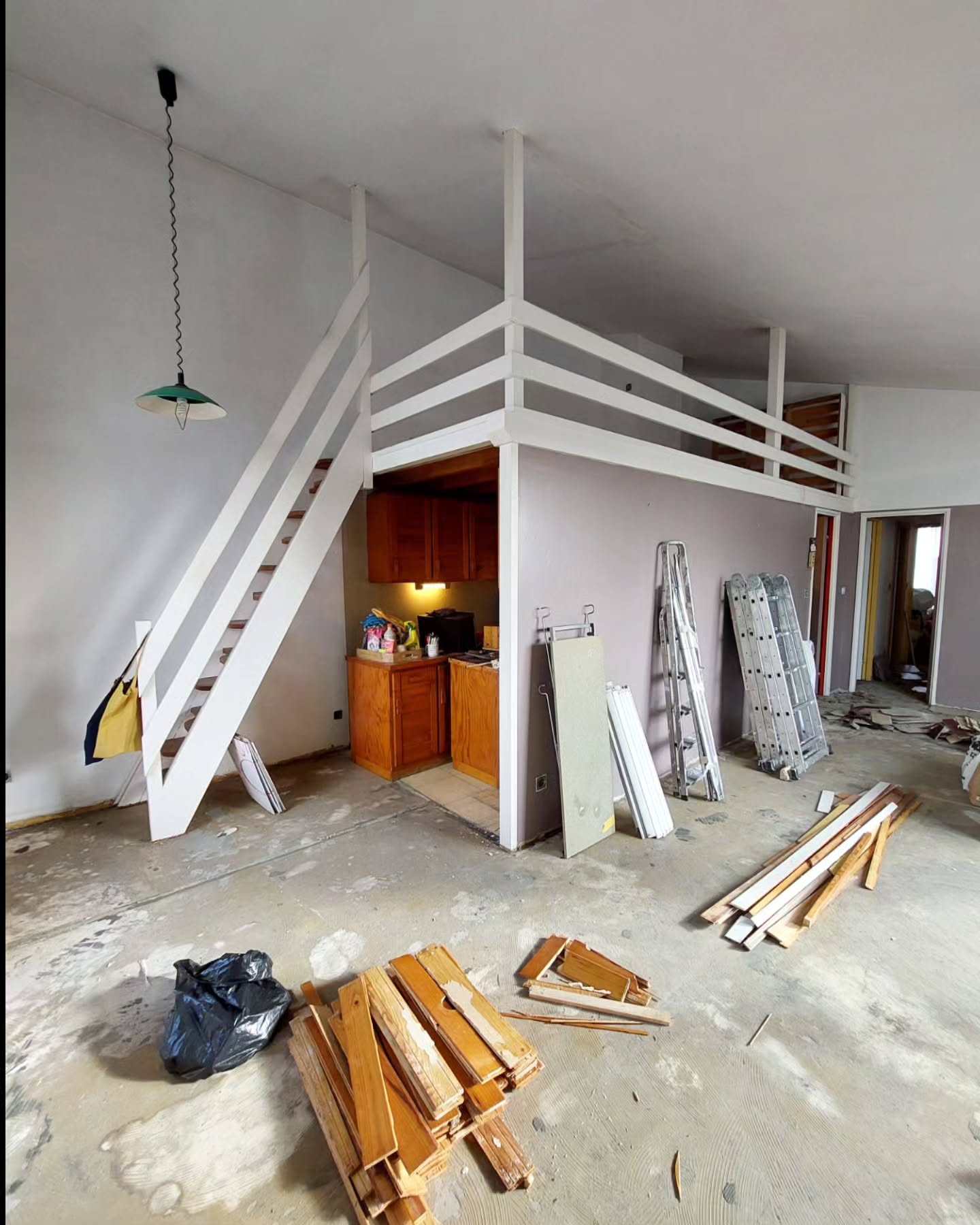 Démarrage du chantier à Torcy
Rénovation et Rafraîchissement des murs, sols, plafonds
Décoratrice @amandinecdecoration 
#mdservices #mhameddaoud #renovation #amenagement #travaux #amenagementdinterieur #renovationdinterieur #chantier #btp #carrelage #plomberie #electricite #parquet #peinture #papierpeint #isolation #maçonnerie #menuiserie #entreprisebtp #chantierderenovation #cuisine #salledebain #picoftheday #photodujour #avantapres