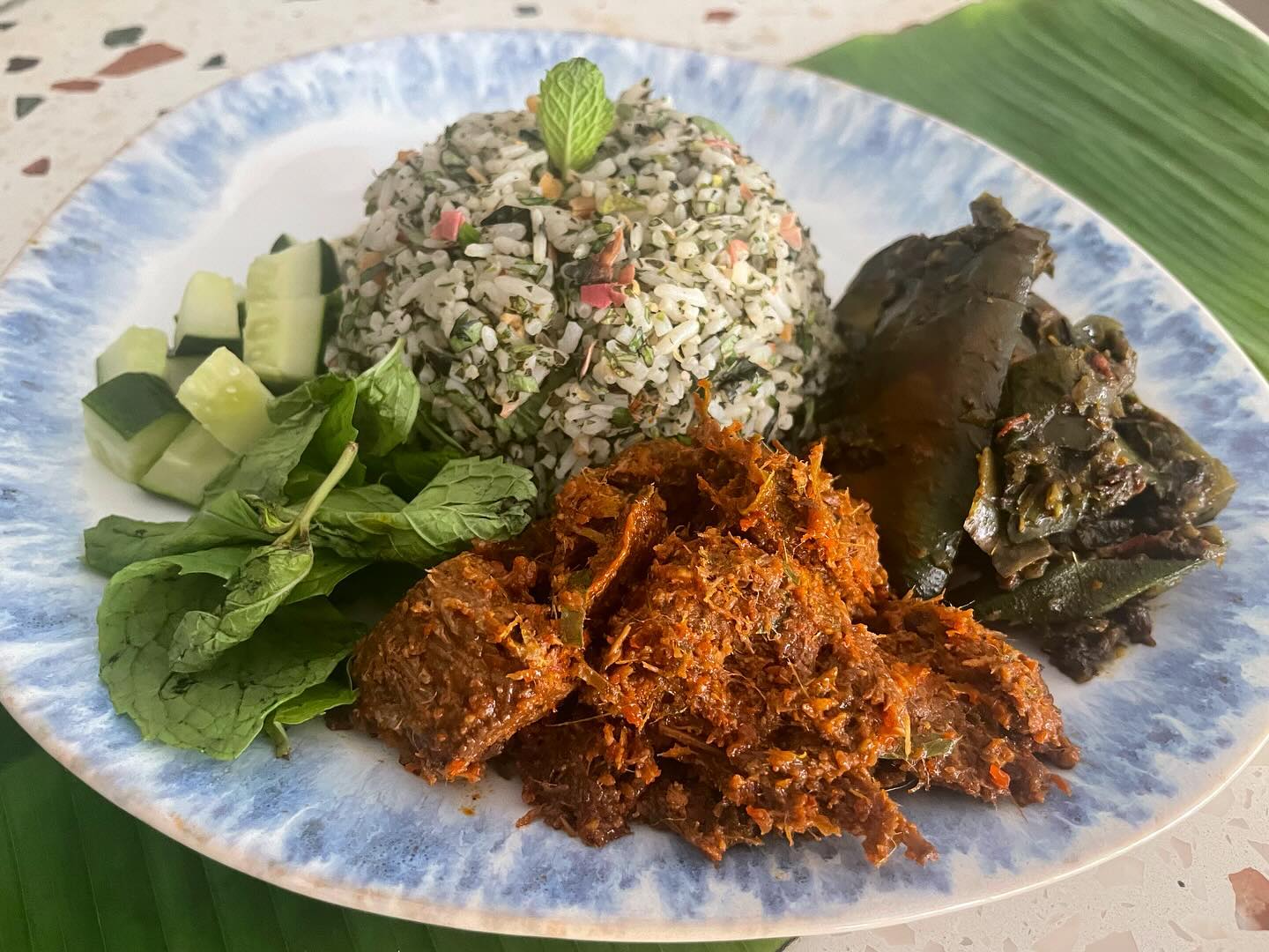 Had my very first private dining session yesterday (only for friends by request) and did a peranakan spread for 4. As usual, forgot to take photos so here’s a mix of shots I did remember to take over the 3-4 times I made these dishes.