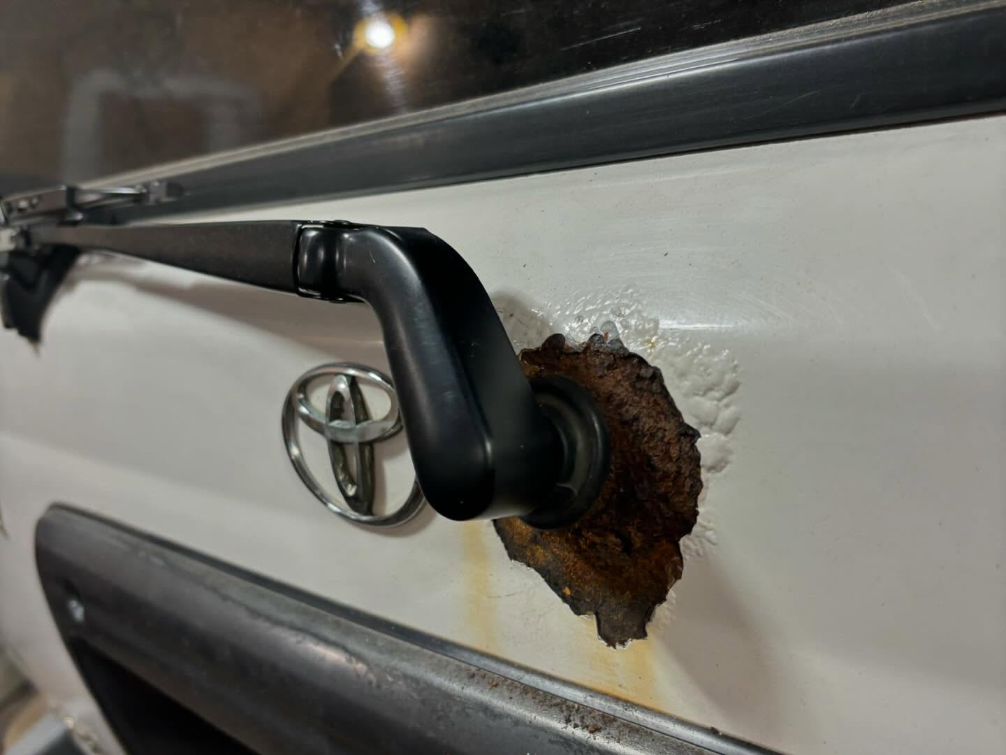 1999 4Runner hatch lid repaired. All rust cut out, new steel welded in place and then painted. Takes only a few days