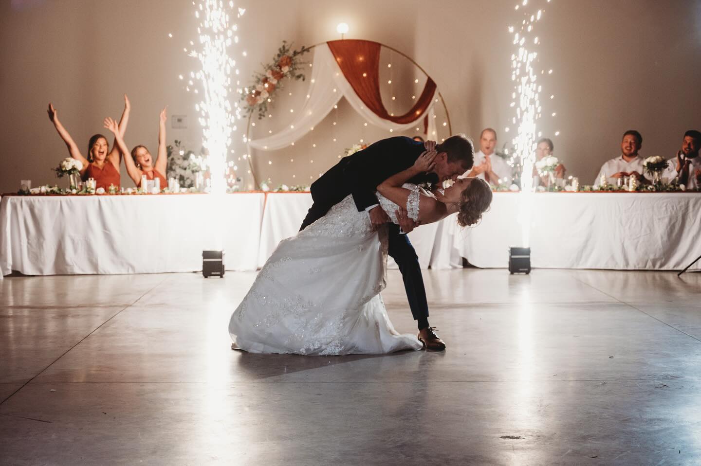 Helping create unforgettable signature moments like this for couples one of the many reasons we do what we do.  Photo cred to the incredible  @jessejamesayers  #bluelinedj #owensborodj