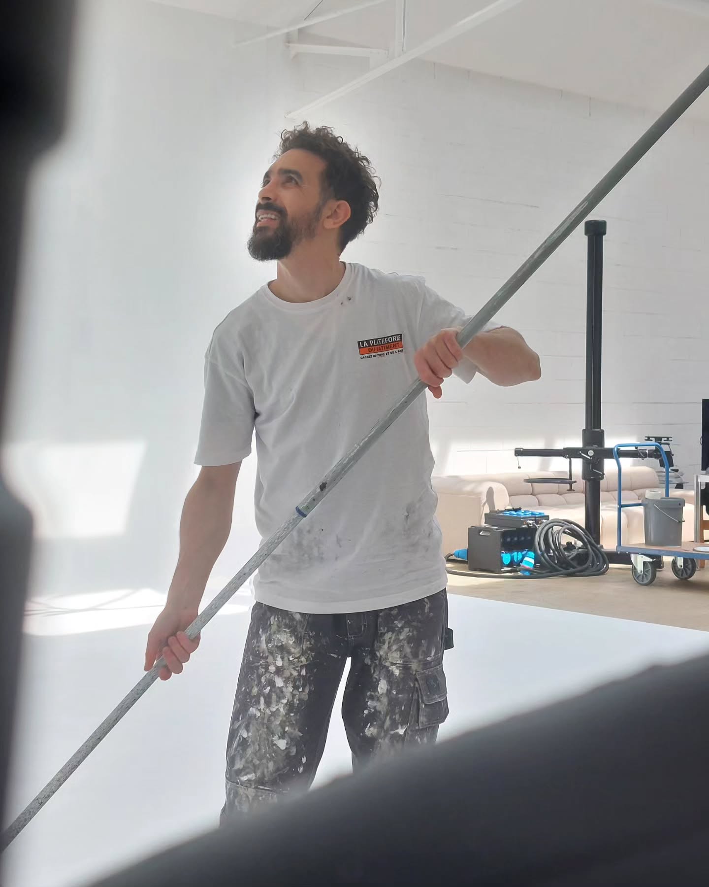 Peinture du cyclorama pour @dvna___dvna
#mdservices #mhameddaoud #renovation #amenagement #travaux #amenagementdinterieur #renovationdinterieur #chantier #btp #carrelage #plomberie #electricite #parquet #peinture #papierpeint #isolation #maçonnerie #menuiserie #entreprisebtp #chantierderenovation #cuisine #salledebain #picoftheday #photodujour #avantapres #cyclorama