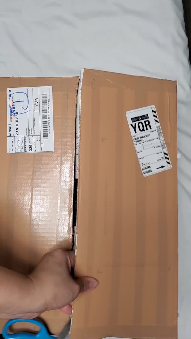 Sign up to follow our latest bag drop
www.harvanandco.com