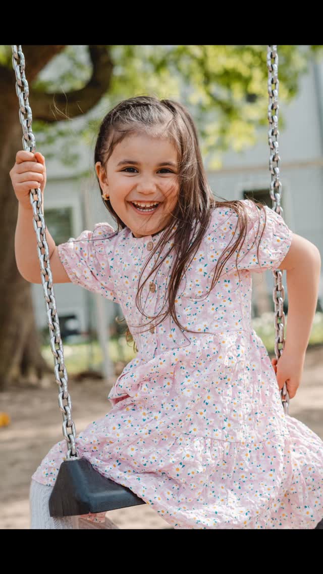 Die neue Kita-Outdoorfotografie-Saison ist eröffnet und wir starteten mit Sonnenschein und super gelaunten Kindern 🤗🎉
Auch das Feedback der Einrichtung hat mir wieder einmal bestätigt, dass unsere Art der Fotografie viel mehr auf die Bedürfnisse kleiner Kinder zugeschnitten ist 💜
Im angeleiteten Spiel macht das Fotografieren Kindern Spaß und die Eltern bekommen schöne natürliche Bilder von ihren Kindern.
Wir kommen auch gern in eure Kita oder Grundschule. Termine gibt's ab September in und um Braunschweig!
MODERNE KITAFOTOGRAGIE
MODERNE GRUNDSCHULFOTOS
#braunschweigfotograf#kindergartenfotos#kitafotograf#grundschulebraunschweig#marlenaschmitz