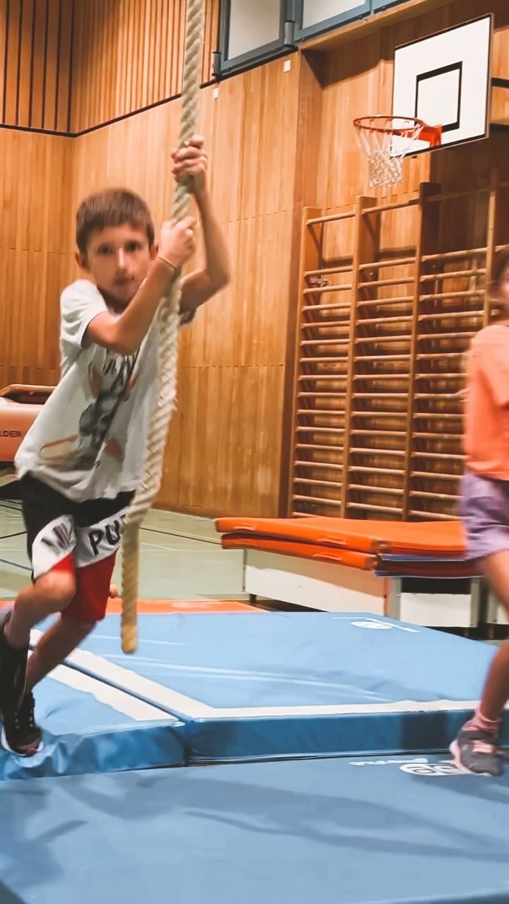 Parkour kids #parkourkids #parkpurticino #ticinosport #sportperbambini #movimentobambini #scuolaparkour #kevindelco #lugano