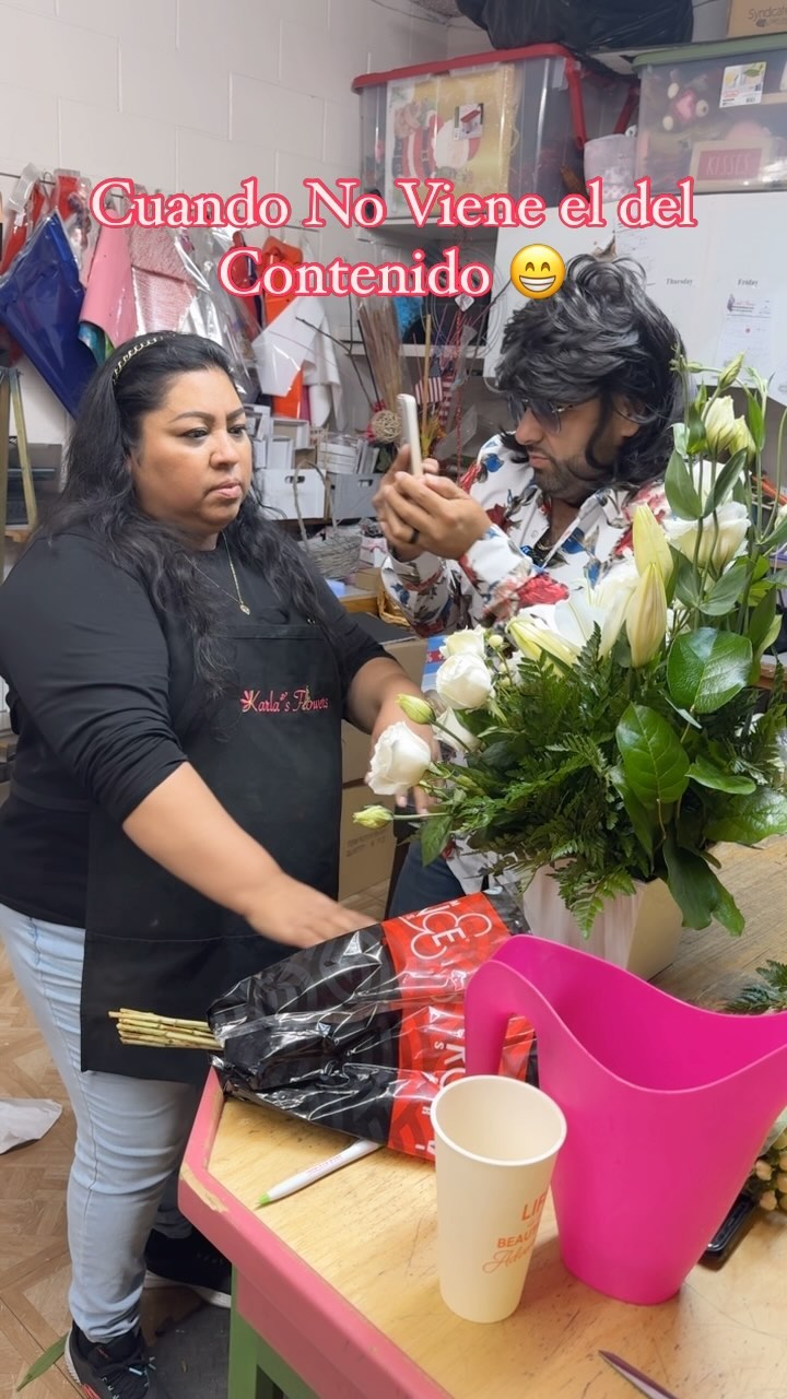 Todo Pal Contenido 😆📸🤳
.
#flowershop #flowers #content #contentcreator #flowermarket #funnyvideos #videosgraciosos #viralvideos #contentcreators #allforthewin