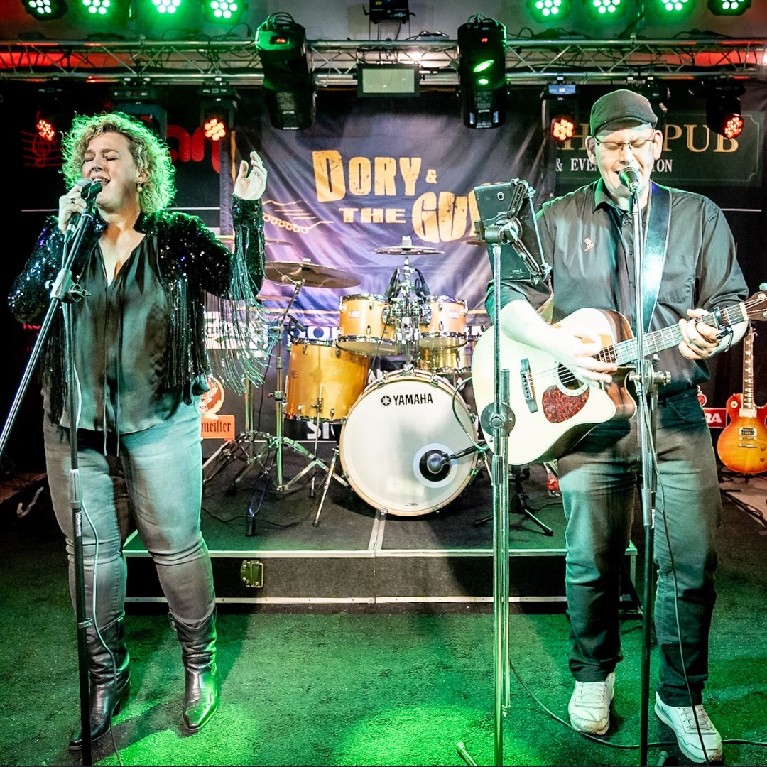 English below
🎶 Throwback zu unserem Auftritt in der Klangbar Bergedorf @klangbar.bergedorf als Opening Act für unsere Freunde von @dory.and.the.guys. Was für ein schöner Abend, wir hatten riesigen Spaß und ein wunderbares Publikum 🤠🎸 Danke an Nola @pictures_by_nola für das tolle Foto 
🎶 🎶 Throwback to our concert at Klangbar Bergedorf @klangbar.bergedorf as opening act for our friends from Dory & The Guys @dory.and.the.guys. What a great evening. We had lots of fun and a lovely audience 🤠🎸Thanks to Nola @pictures_by_nola for the great shot
🤠🎸 #CloudNineCountry #LiveMusic #KlangbarBergedorf #CountryMusic #Hamburg #Country #CountryMusic #Livemusik #LivemusikHamburg #Hamburg #DoryAndTheGuys