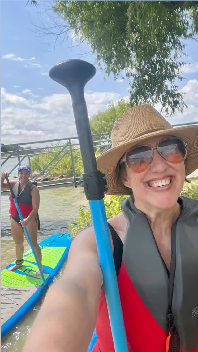 This morning’s strength training? Served up on water. 🏄♀️
Stand-up paddleboarding (SUP) = the ultimate full-body workout disguised as fun.
Lats, shoulders, arms, legs, core… and don’t forget your balance👏🏼
Midlife perk: activities like this train strength + stability while supporting your joints.
Remember… in perimenopause…
🔥 Balance isn’t just for your hormones.
🔥 Strength doesn’t always happen in the gym.
What’s your “sneaky” workout this weekend — the one that makes you stronger AND joyful?
Drop it below 👇 or tag a friend who needs a reminder: movement doesn’t have to be miserable.
#MuscleOverMenopause #PerimenopauseFitness #BalanceTraining #CoreStrength #HormoneHealth #SUPWorkout #MidlifeMuscle #StrongIsFun #MoveMoreStressLess