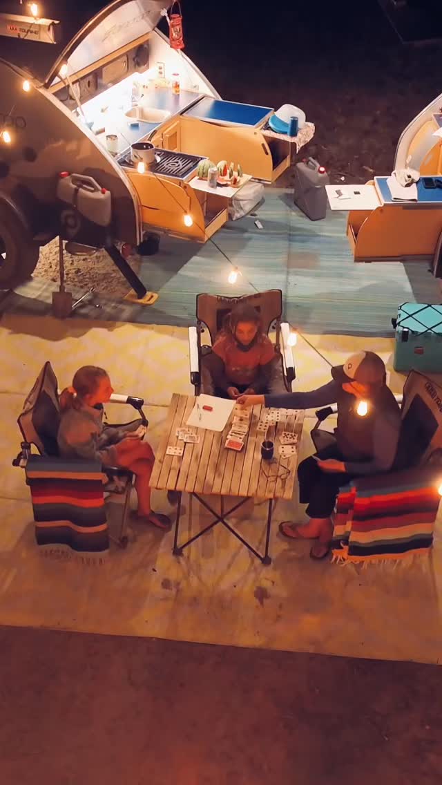 Nothing beats a campfire.
.
#miamiaz #sedona #sedonaarizona #camping #teardroptrailer #pindroptraveltrailers #madeinusa #miamiaz