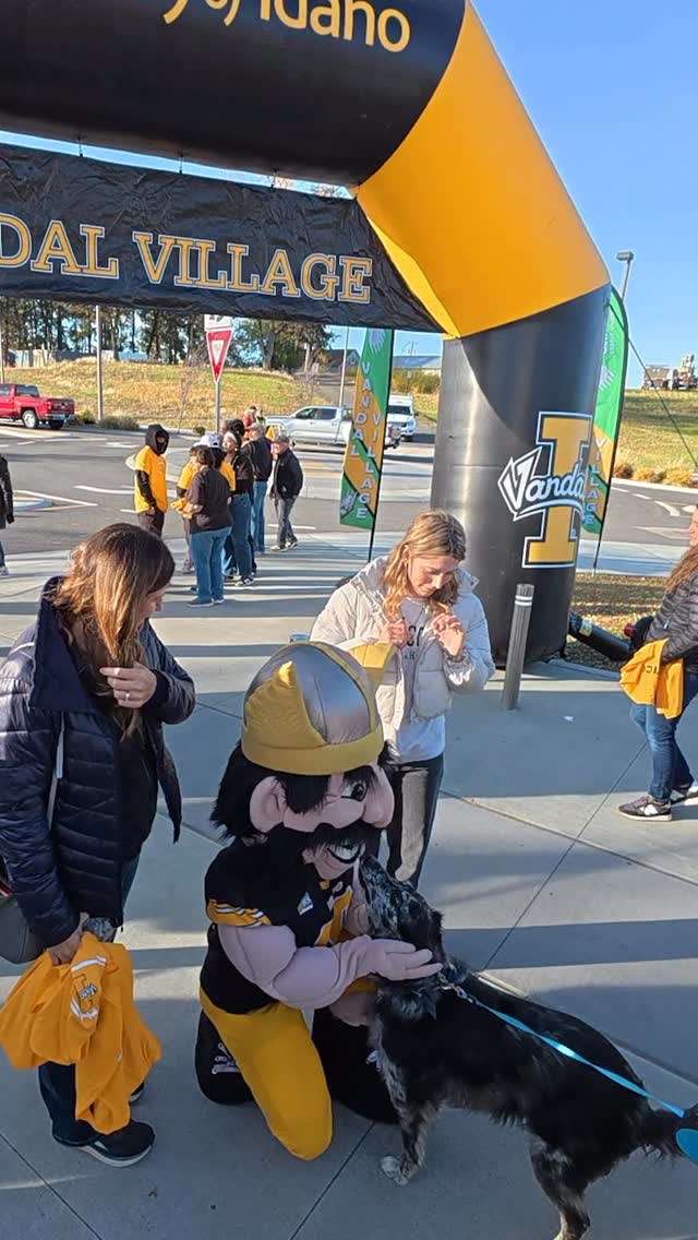The sounds and chaos we love. Can’t wait for Saturday! ✌️ @vandalmarchingband @idahospirit