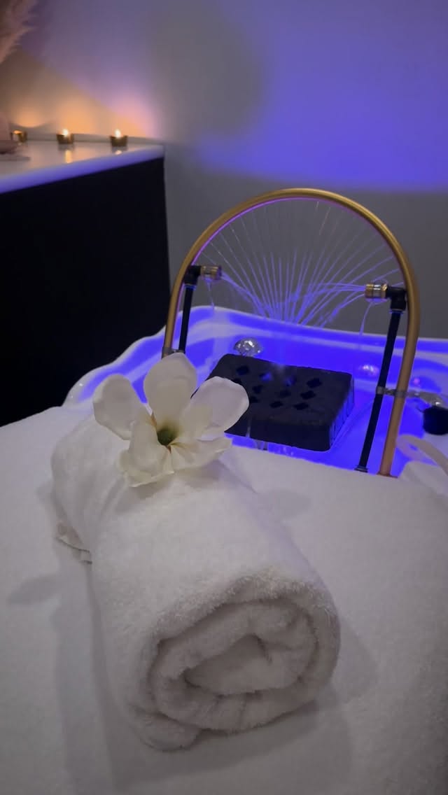 The Sakura Head Spa 🧖🏼♀️
The treatment of the year!
A traditional Japanese Treatment used to deeply relax you through many scalp tools and techniques, pressure point massage, peaceful water sounds and elements; and to detox the scalp and hair.
Book in for yours today, you won’t regret it! #shoalbay #dayspa #sirenespa #spasaustralia #portstephens