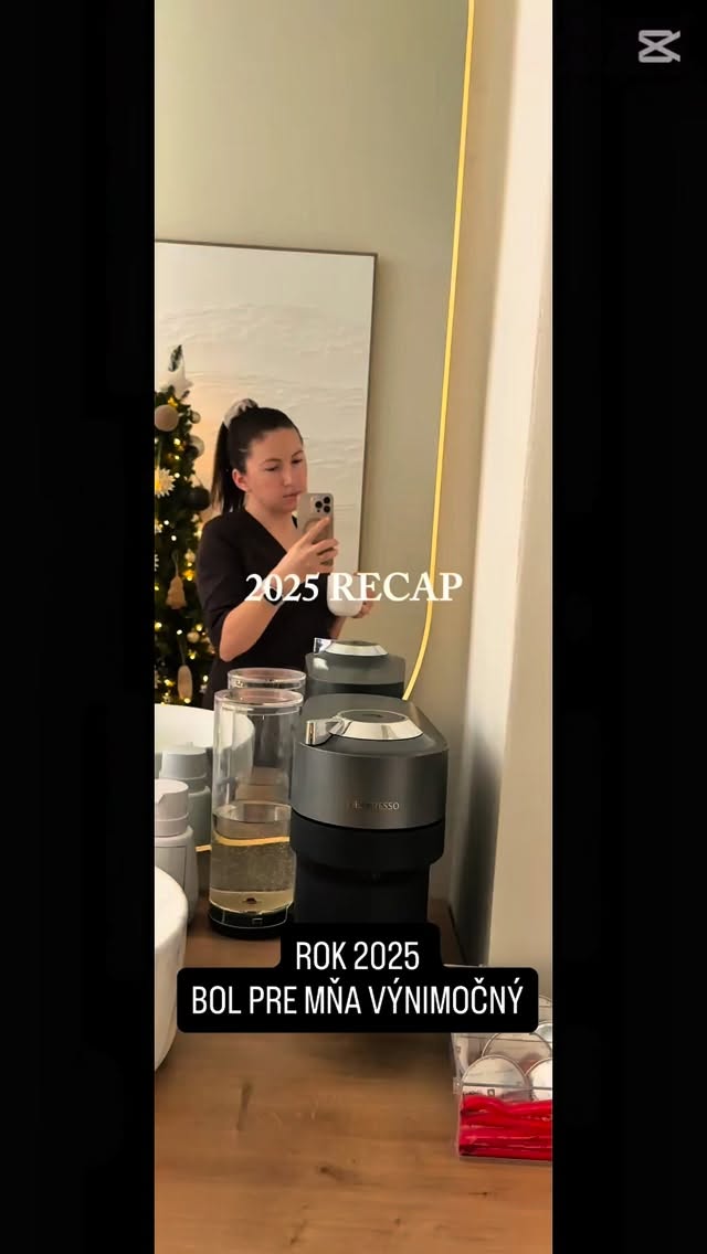 Rok 2025 bol pre mňa výnimočný. ✨
Už sa teším na nový rok plný ďalších výziev, nových príbehov a ešte krajších úsmevov. 🦷💛 #drmandicakova #ortodoncia #dentalclinicdesign #dentistlife #kosice