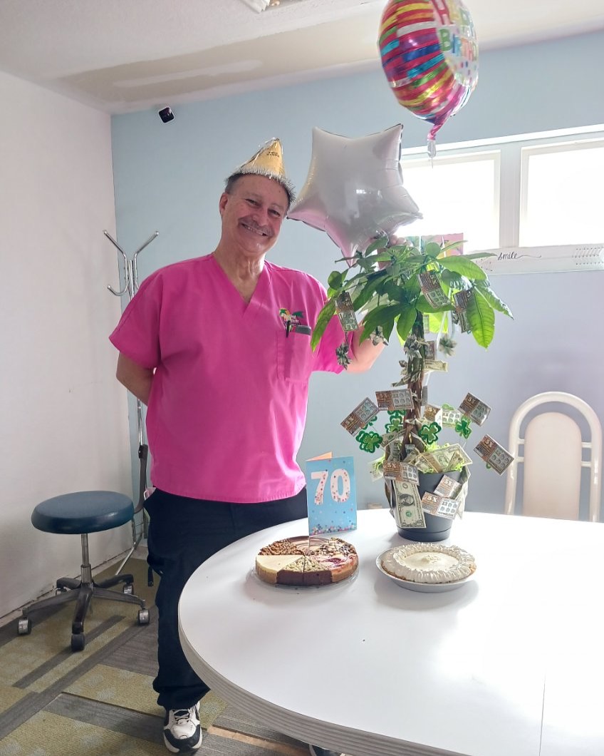 Happy 70th Birthday, Dr. Joe! ✨🎉 The team made sure to celebrate this milestone with sweet treats and a special money tree. Here’s to many more amazing years ahead! 🥳🎂🎁 #HappyBirthday #DrJoe #Celebrating70