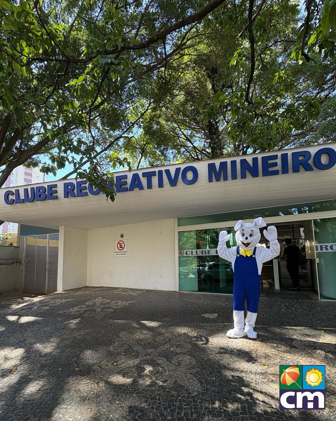 Esse final de semana, o CRM recebeu a visita do Coelhinho da Páscoa 🐰🪺 todo mundo tirou foto e curtiu bastante 💙 vem conferir um pouquinho como foi 💛
Link com as fotos:
🔗 https://drive.google.com/drive/folders/1MWnNfIosUuZ3bi1z3ixtzbdJyIi4MDTe?usp=sharing