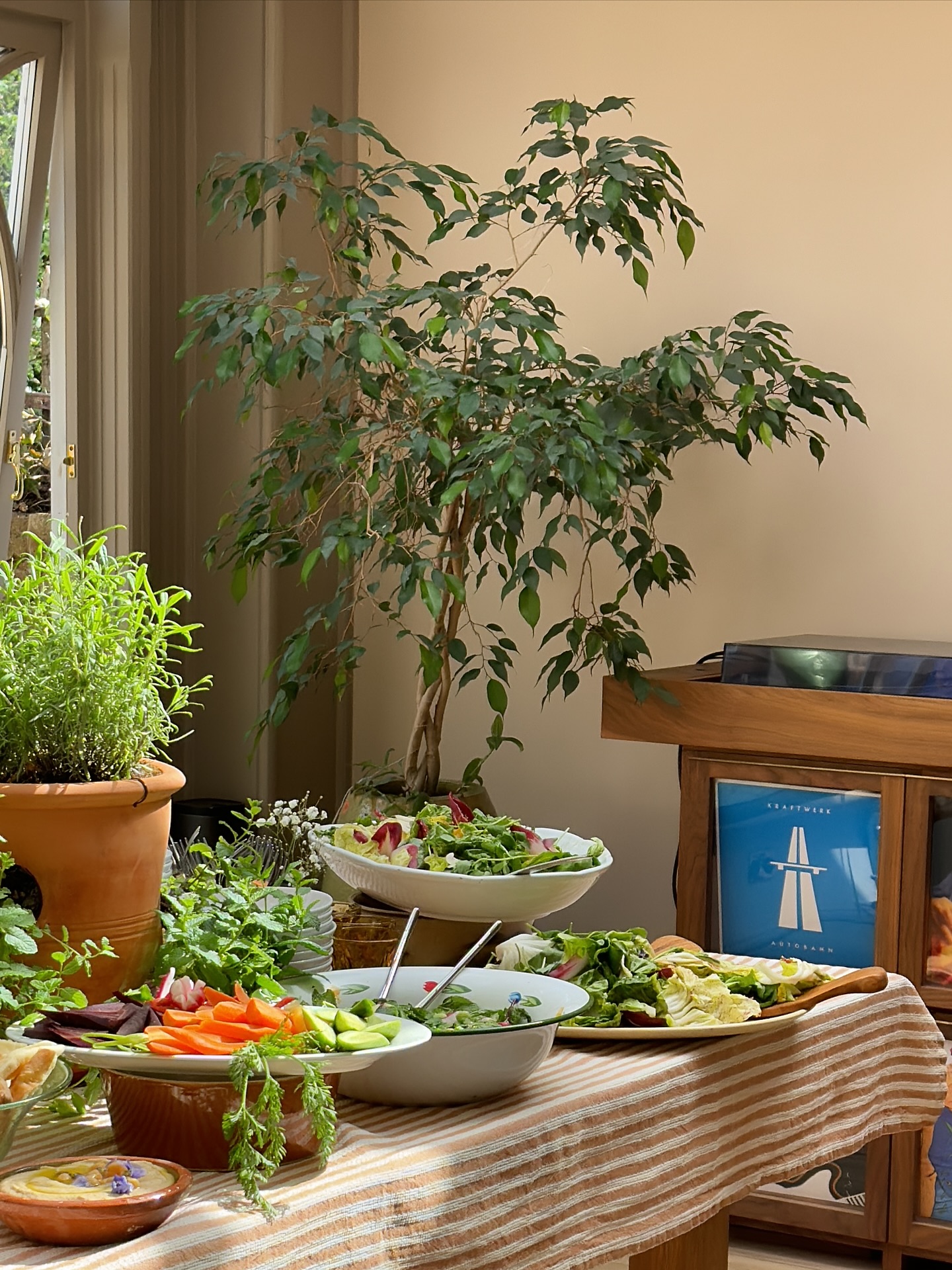 spring table๐