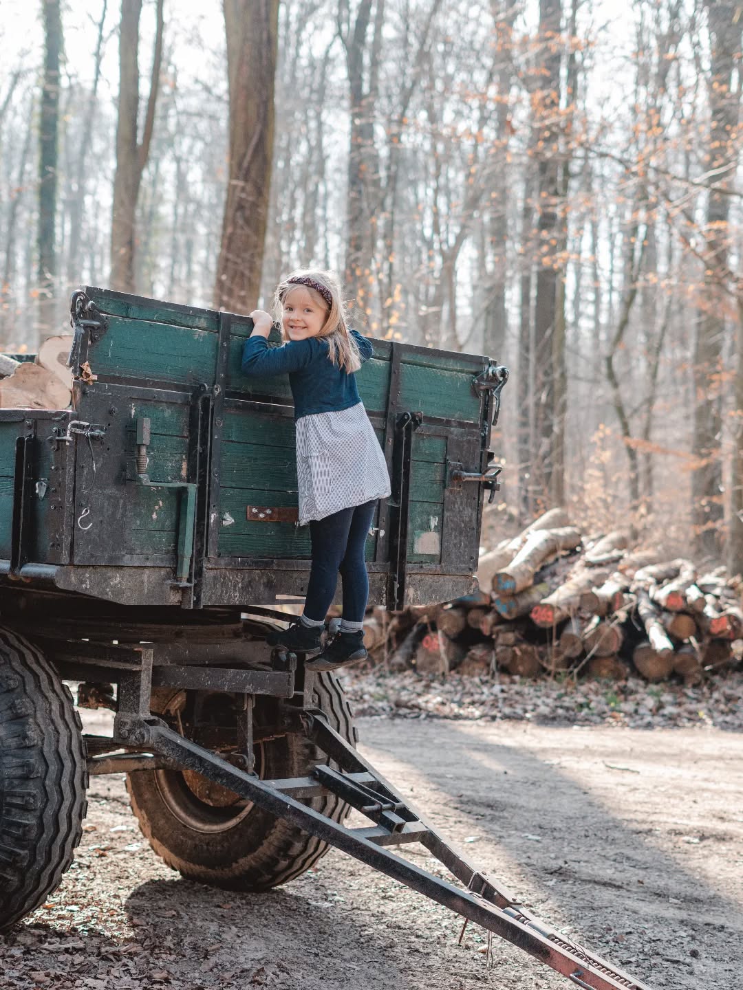 💜 Weltkindertag 2025 💜
Ein Moment voller Abenteuerlust – weil jedes Kind das Recht hat, Kind zu sein. 🌳🌞
Heute feiern wir die Neugier, die Freude und die unendliche Kraft unserer Kinder.
Lasst uns ihnen eine Welt schenken, in der sie sicher, frei und glücklich aufwachsen können.
#Weltkindertag #KinderSindZukunft #KindheitIstKostbar #AbenteuerKindheit #Kinderrechte #kinderechtestärken
