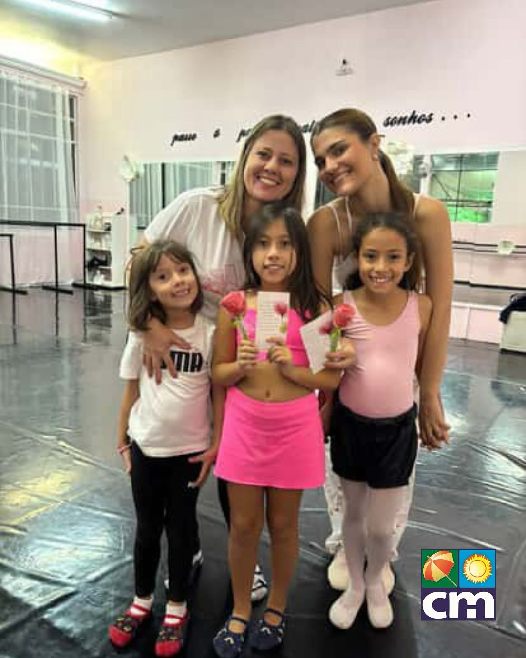 Mês das mães com muito afeto nas aulas de Ballet e Jazz! #tbt 💖🩰 @ballet.passoapasso