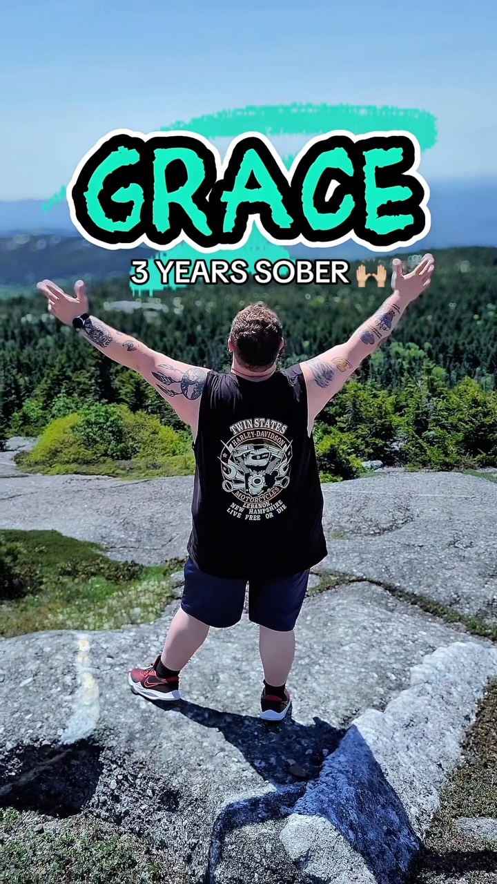 Jesus saved me from myself. I don’t come anywhere close to deserving His mercy or grace, BUT GOD…freely to me He gives both. 🥺
#jesussaves #sober #addiction #inspiration #fyp