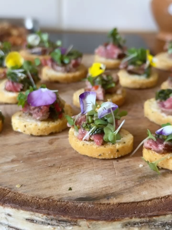 steak & chimichurri โจ๐
#canapes #steak #chimichurri #mexican #mexicanfood #homemade #privatechef #caterer #cateringlondon #london #uk #summer #party #food