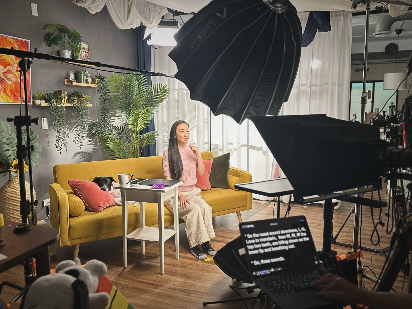 🎬 Back in the studio this week with the amazing @aurora_von!
We’ve been working together on her super fun educational video project that helps English learners gain confidence. 💬📸
If you’re looking to improve your English (with real personality and style), go give her a follow! She’s the kind of teacher who makes you want to keep learning. 🧠✨
#videoproductiontaiwan