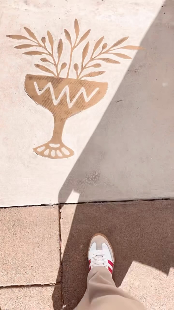 This and not looking at your phone for 2 hours…
Tucked within the Ramada Resort Shoal Bay and just steps from the crystal waters of Shoal Bay Beach, Sirene Spa is a boutique wellness space created for those seeking calm, connection, and care.
Our spa offers a private, serene escape from the everyday, where every detail is designed to help you slow down, reconnect, and leave feeling renewed
Start your day with a Matcha or Latte from Mermaids at the Country Club, admire the beautiful Shoal Bay Beach and Tomaree Mountain. Then step into Sirene for a Spa Journey followed by lunch at Atmos 🍸 #shoalbay #dayspa #pamperme #spasaustralia #pamperbythesea #sirenespa #winterschoolholidays #pamperparties #pampershoalbay