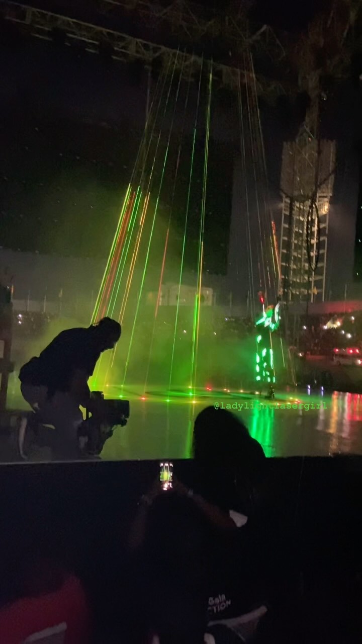 Volume on to hear the crowd cheer! What an honor to perform at the Jamaica 63rd Independence Grand Gala last night!! 🇯🇲 Thanks to @lasernetdotcom for bringing me in to perform. I received the music Friday night and had to reprogram for this and rehearse in under 3 days. But it came out great with a new fresh feel! Programming by Lady Light. #lasergirl #laserdancer #laseract #lightbender #wowfactor #laserman #bespoke #hitech #sessionopener #lightdancer