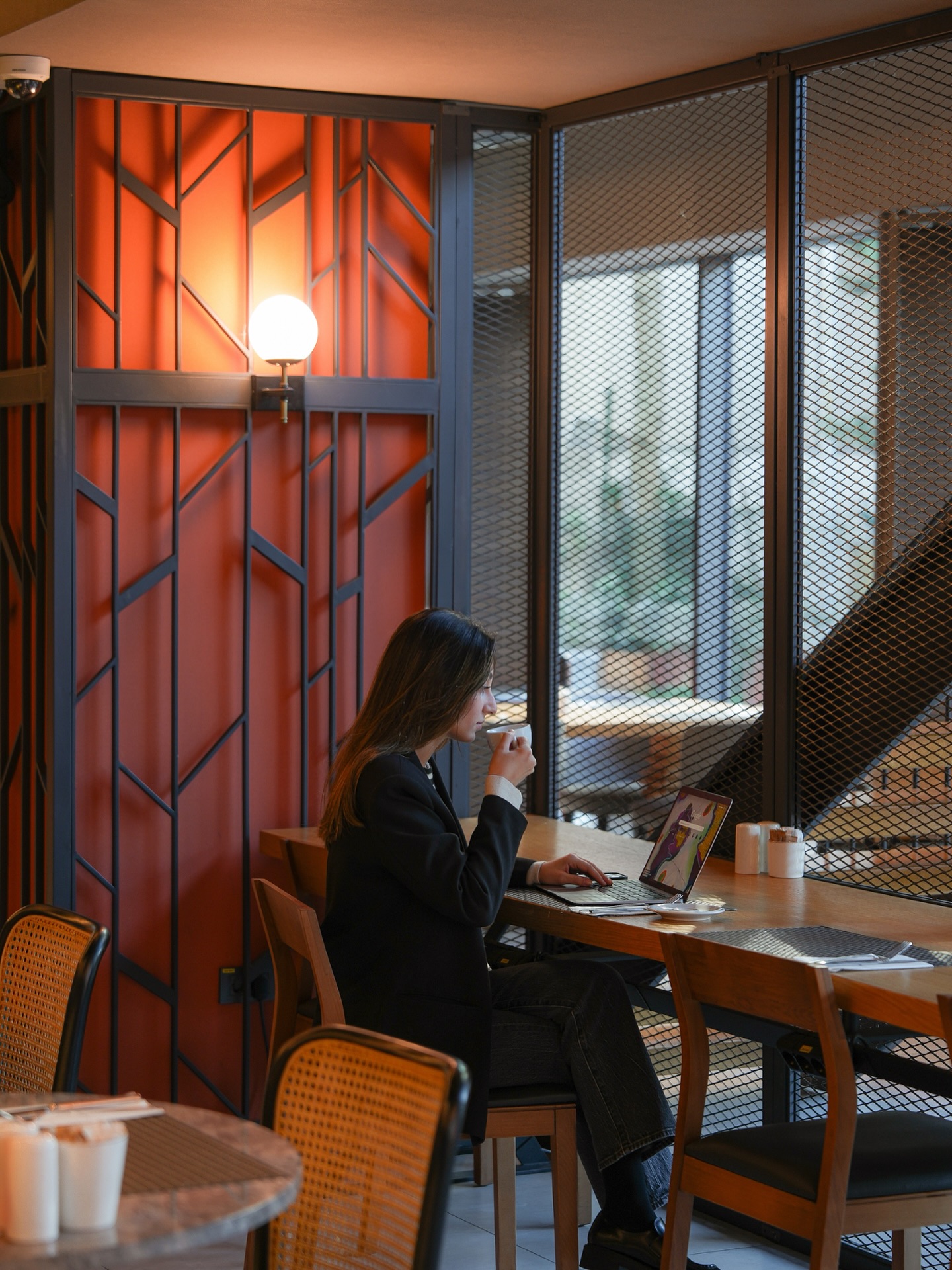 City moves quickly, yet your stay slows the rhythm.
From this central point, business and culture are only steps away, balanced by the comfort of Avantgarde Urban.
#avantgardeurban #istanbul