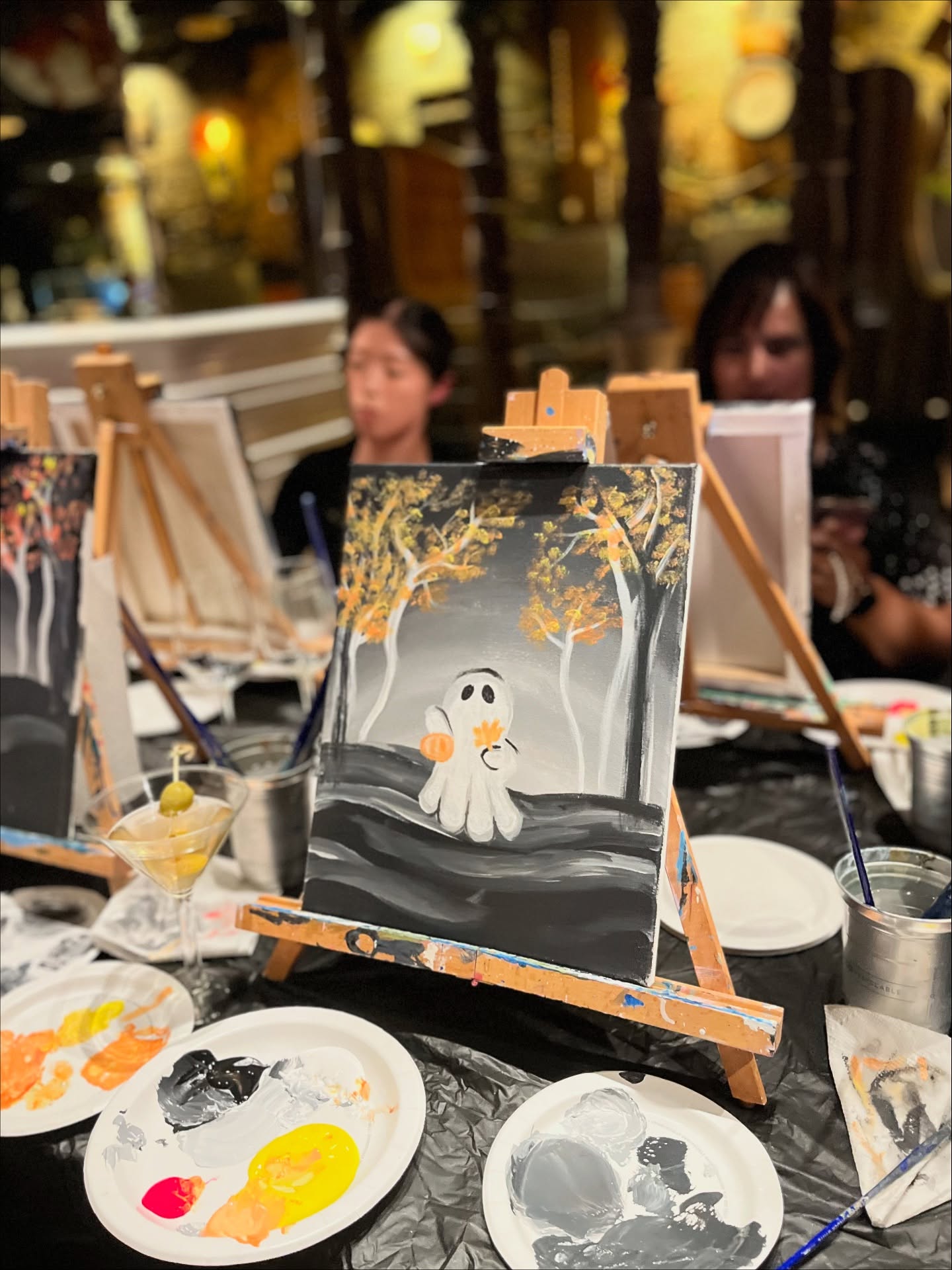 2 ghostly paint nights this week! join me for a spooky szn activity 👻
tuesday, 6-8 “peek-a-boo” at @cinkuni (a drink is included in the ticket price)
thursday, 6:30-8:30 “haunted forest” at @parkandrecsd (discounted cocktails available to participants)
tickets are up at www.mirandaroseart.com 🎟️
