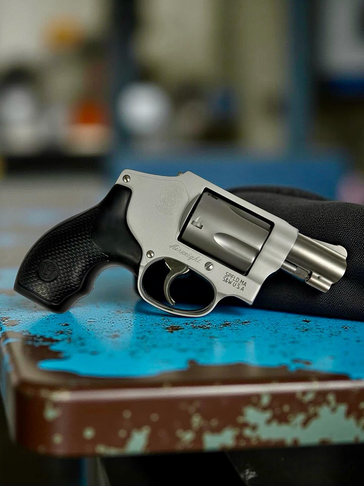 Five rounds of confidence in a lightweight frame. Smith & Wesson 642.
.
.
.
.
#triggernomics #CarryWithConfidence #ClassicFirepower #MinimalistCarry #BuiltForLife #StayReady #AlwaysPrepared #AmericanMade #FreedomLifestyle