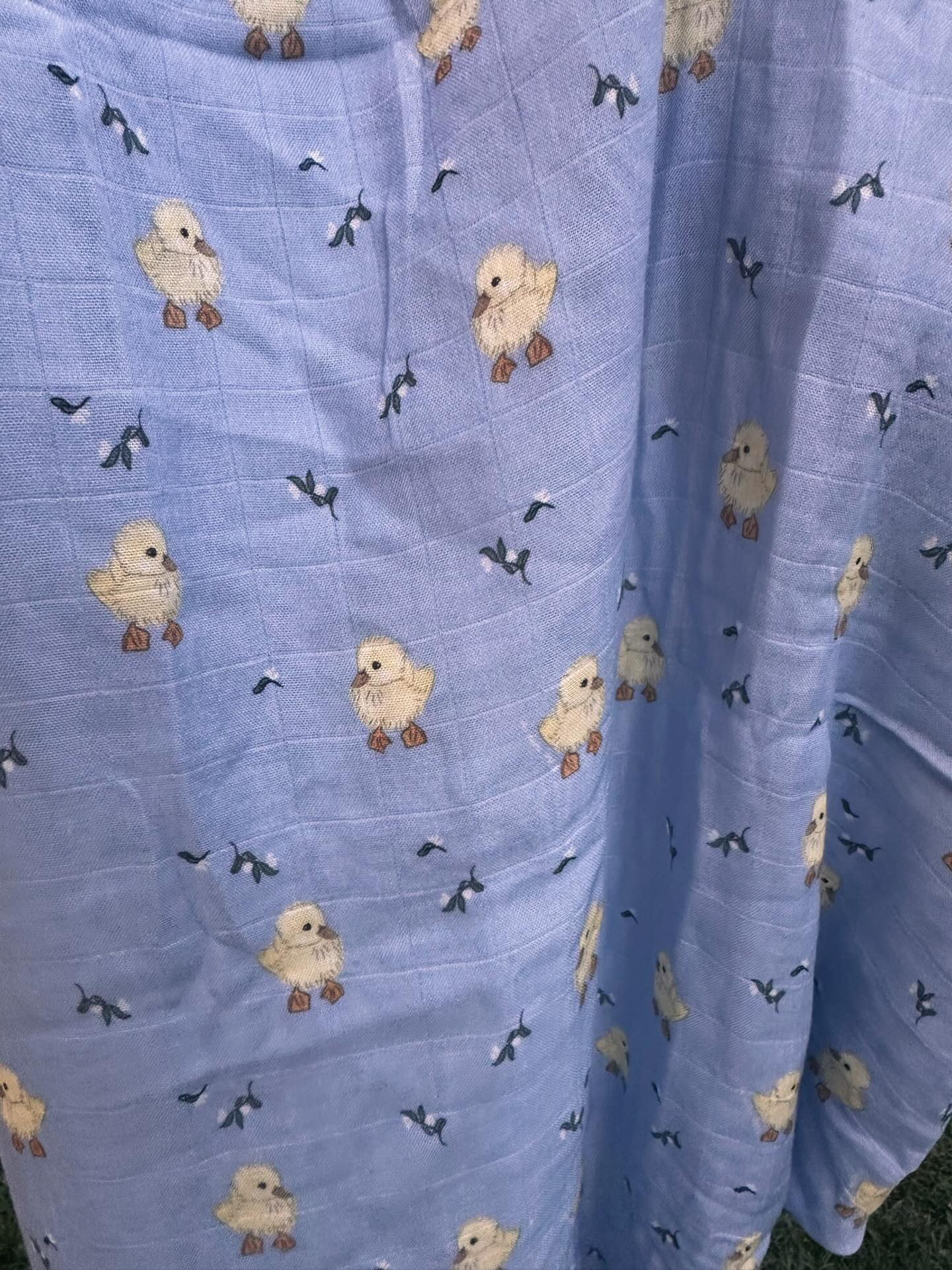 Spring ducklings 🐥 swaddle wrap is my absolute favourite for spring/summer babies 💙🩵