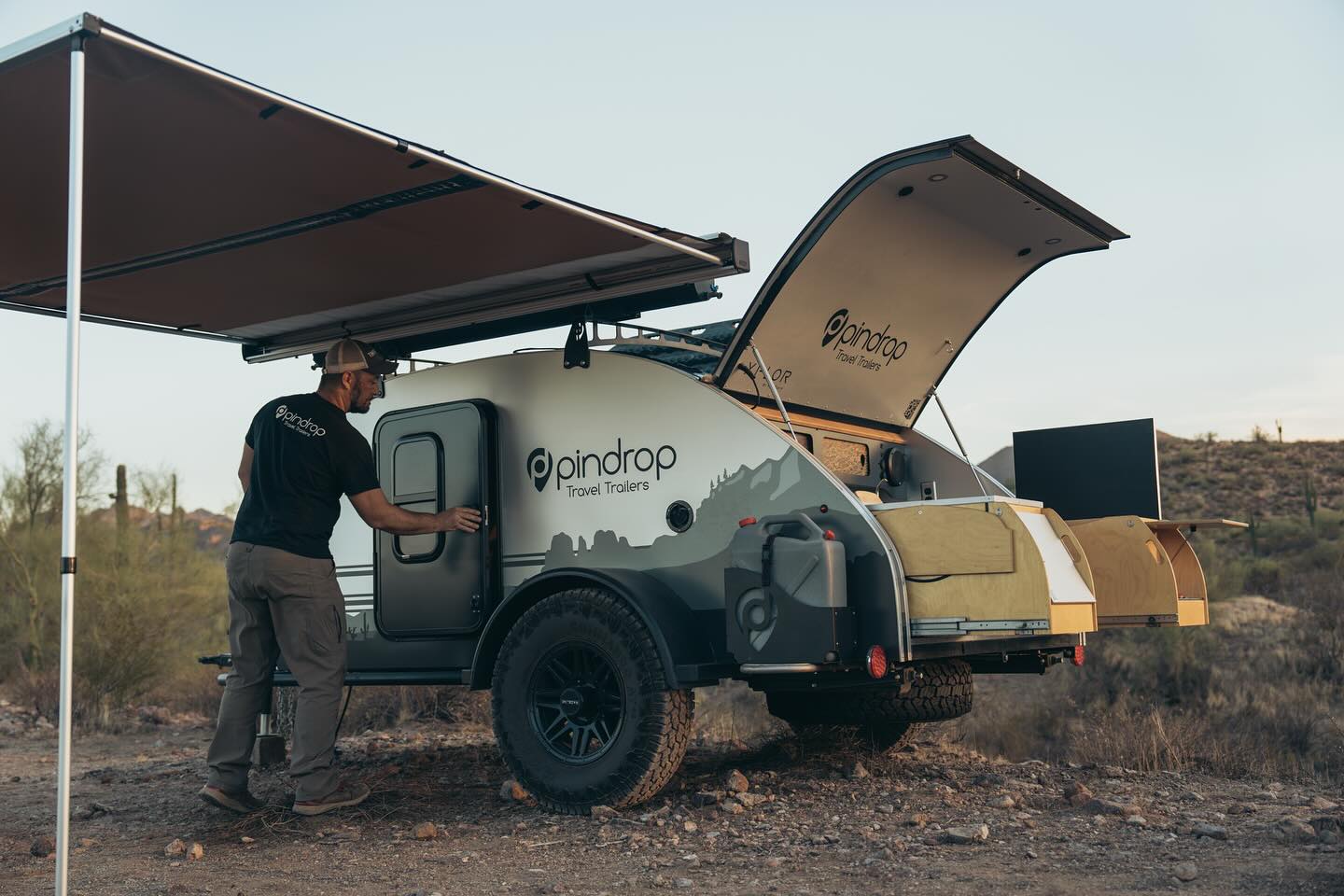 always. be. camping.
.
PinDrop®️ takes you there.
.
#campinggear #microcamper #madeinusa #awardwinning #arizona #racelinewheels
.
@racelinewheels.az
@ovrmag
@overlandjournal
@racelinewheels
@arb4x4usa