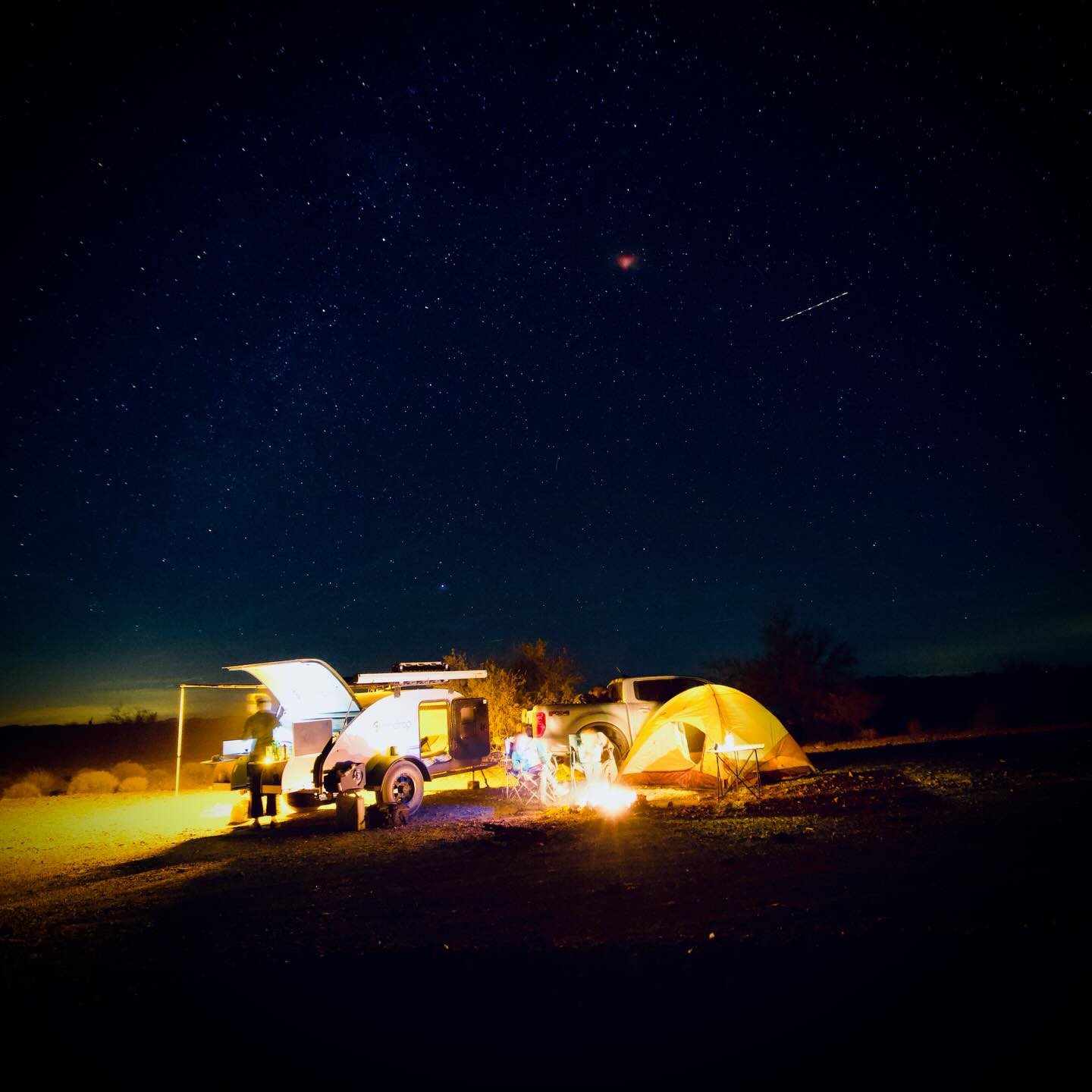 Catch us under the lights. ✨
.
PinDrop®️ is posted up at the LA Auto Show all week, 11/21-11/30, in the OVR Outpost with @ovrmag
.
Award-winning & fully solar powered. 🌞
Built for the dirt & the stars.⭐️
.
Come see what off-grid innovation looks like. ⚡️
.
LEARN MORE: https://www.pindroptraveltrailers.com/post/pindrop-returns-to-the-world-renowned-la-auto-show-view-newest-innovation-november-21-30-at-the-o
.
@laautoshow
@sunflarexplor
.
#laautoshow #lifestyle #microcamper #pindroptraveltrailers #travel