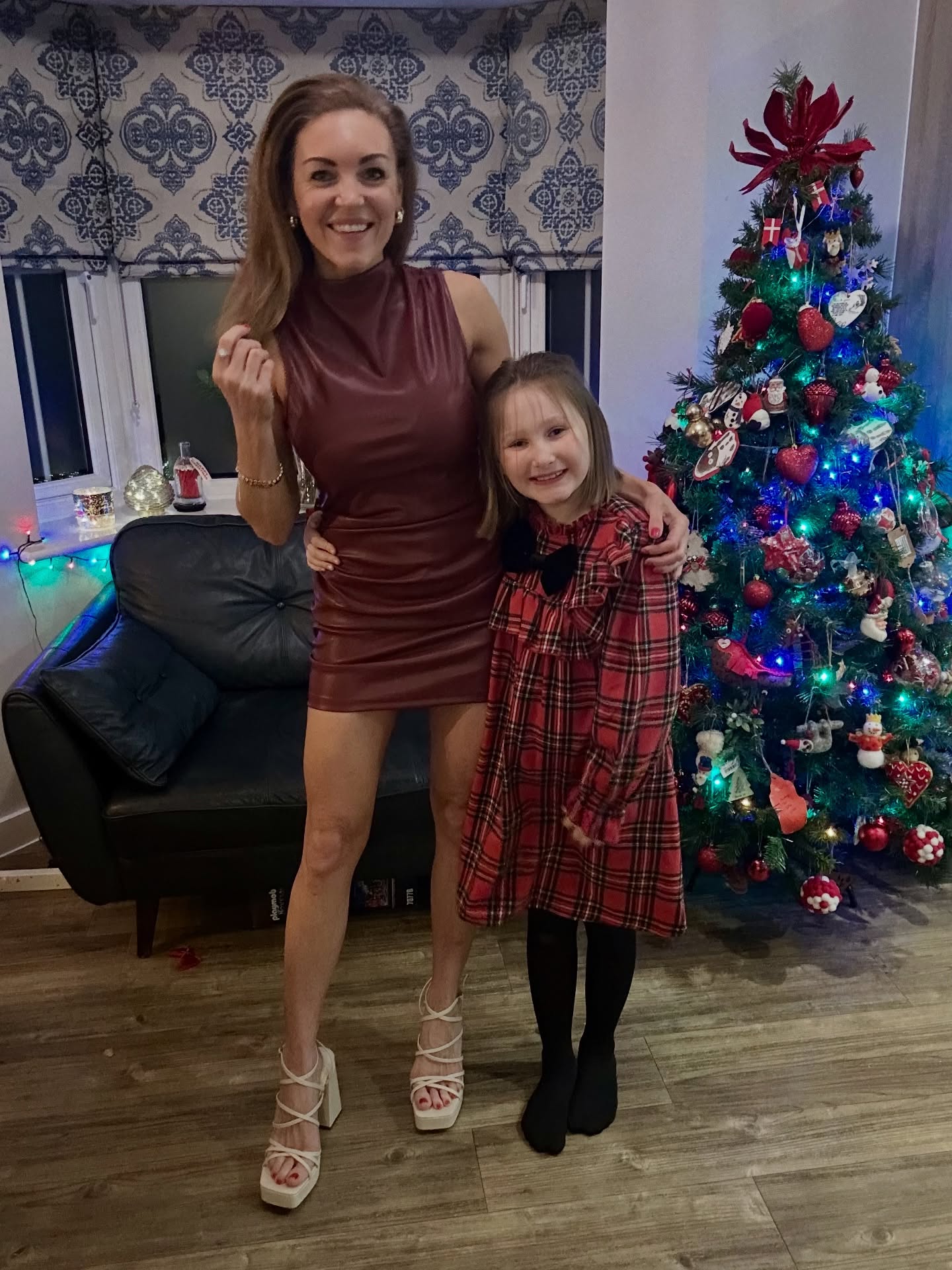 Mummies… we did it ✨👏
Full hearts, happy kids, and so many special memories made… 🥹
I hope you took my advice and made the most of your day too mamas??
Now we’re off on a little surprise adventure for the kids 🇳🇱🎢✨
I’ll be using my time in the car wisely today 💻 🚘 !.. I’ve got something very exciting coming to get you on track for the BEST restart with me this January 👀 !!!
I’ll be announcing something BRAND NEW later, and you’ll want to get on my VIP list 👑😉 This one is going to be huge 👀✨
Happy Boxing Day lovely ladies 🤍 xxx