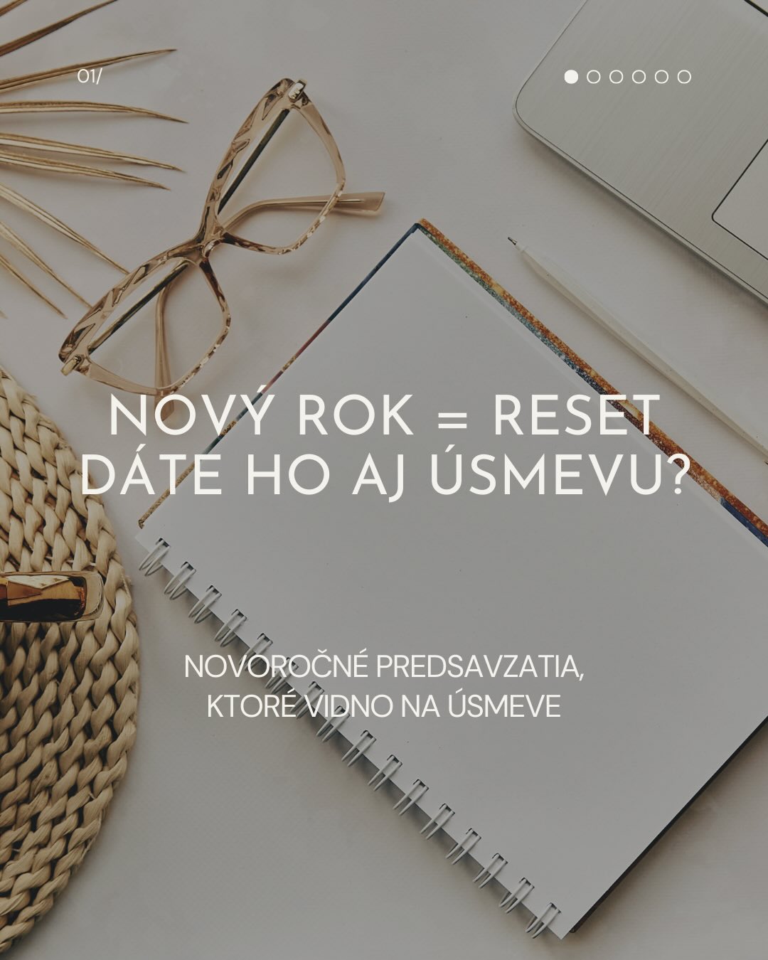 🎉 Nový rok = prirodzený „reset“. Dáte ho aj úsmevu? 🦷
Najväčší problém novoročných predsavzatí nebýva motivácia, ale to, že sú príliš všeobecné.
„Budem sa o seba starať lepšie“ znie krásne… no fungovať začne až vtedy, keď ho zmeníte na konkrétne kroky.
Skúste si nastaviť jednoduchý plán, ktorý sa dá udržať:
✅ 2× denne čistenie – 2 minúty
✅ každý večer medzizubná kefka +/alebo niť
✅ nezabudnúť na jazyk (kefka alebo škrabka)
✅ dentálna hygiena aspoň 1× ročne
✅ pravidelná preventívna prehliadka
Malé kroky. Veľký rozdiel. ✔️
➡️ Uložte si tento príspevok, nech sa k nemu viete vrátiť.
💬 Napíšte do komentára: Ktorý krok chcete zlepšiť ako prvý? (1–5)
📌 Celý článok nájdete na webe (link v bio).