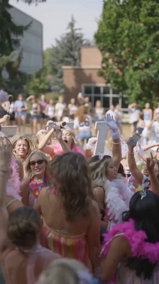 You found the people, the vibe and your new home. 🎉👏💛
#rush #college #greeklife #UniversityofIdaho